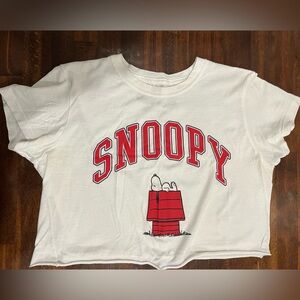 Peanuts Gang Snoopy Cropped Tee Shirt Size Medium